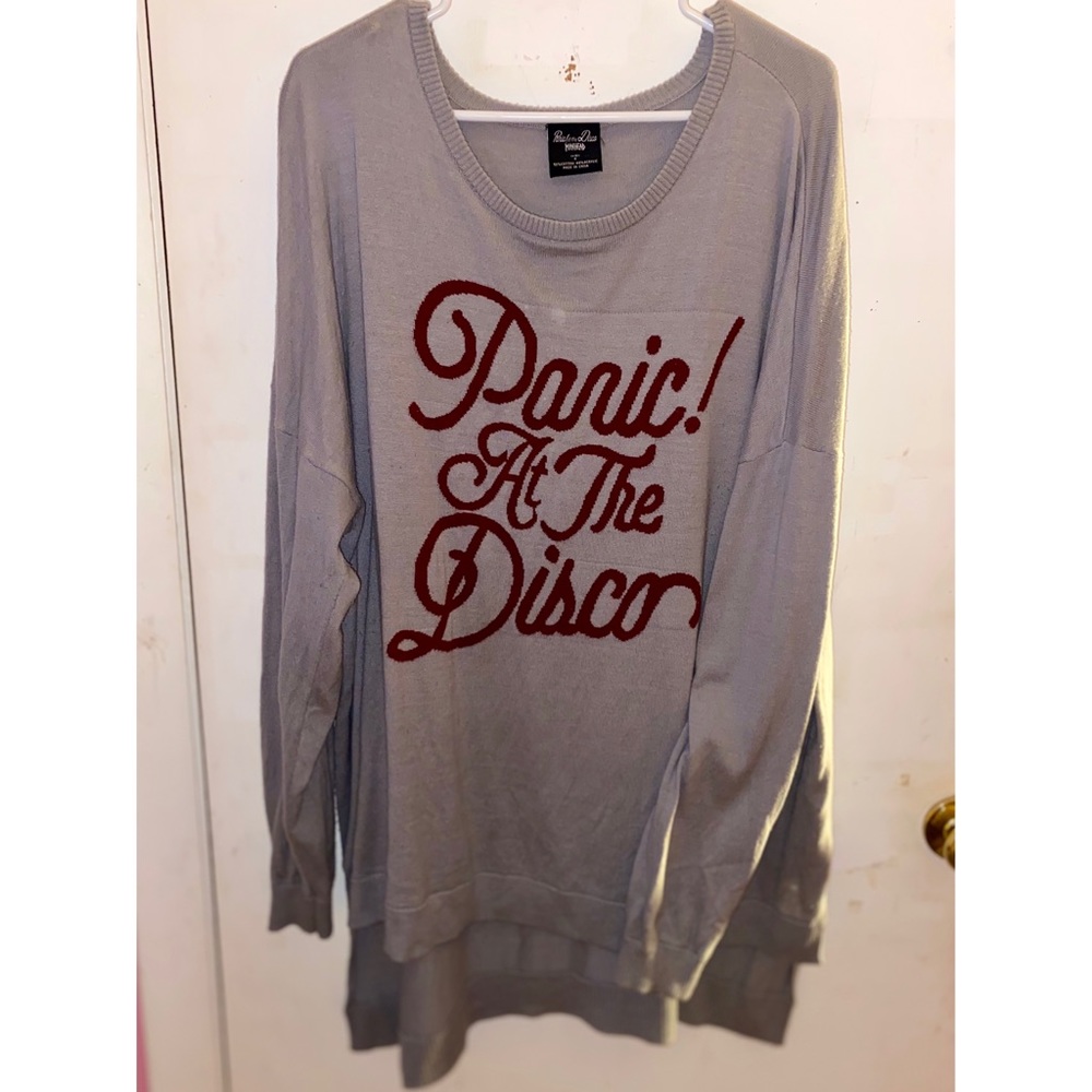 HotTopic gray Panic! at the Disco pullover sweater
